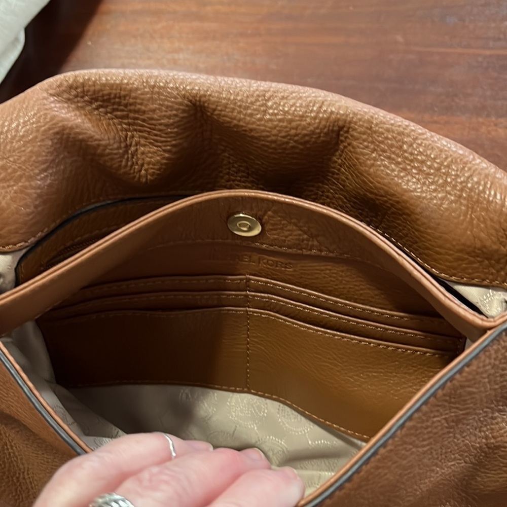 Michael Kors Leather Bag Brown Saffiano Gold Hardware & Tassel - Picture 7 of 14